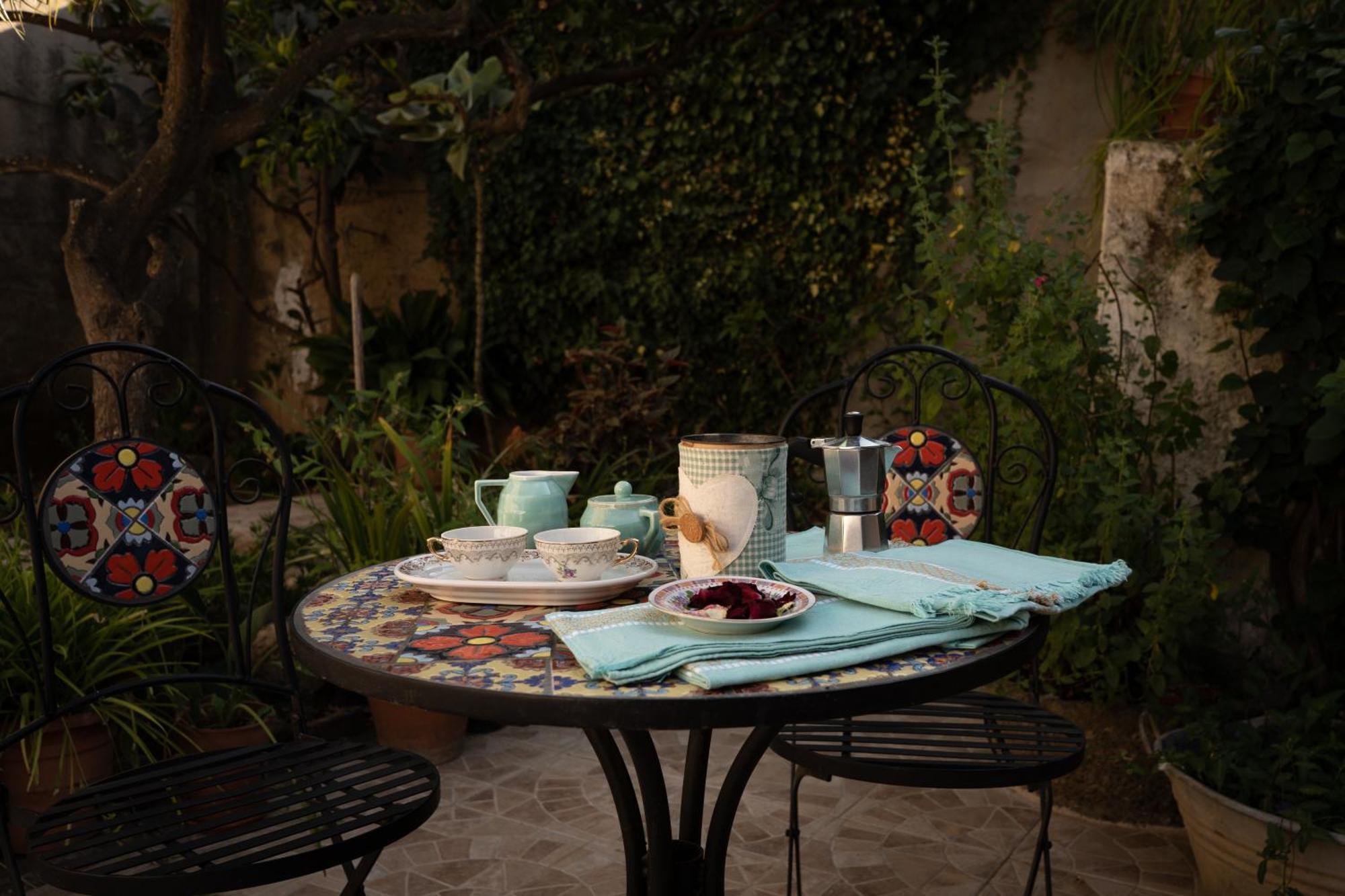Bed and Breakfast Sa Domu De Ladiri - Matrimoniale Con Giardino Musei Exteriér fotografie
